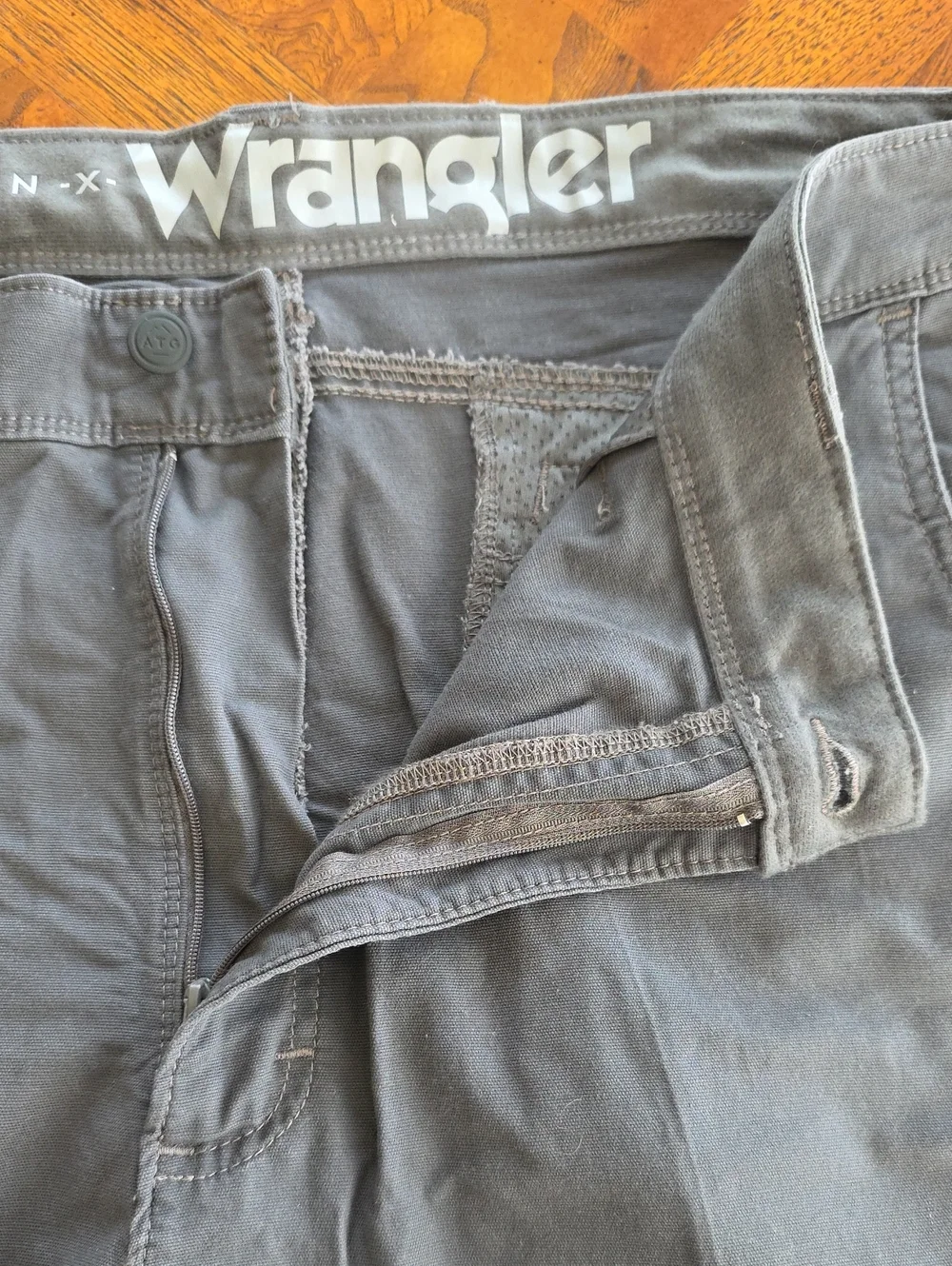 Wrangler ATG Rugged Utility Pant Mens 40x30 Gray Chino Straight Fit - NEW